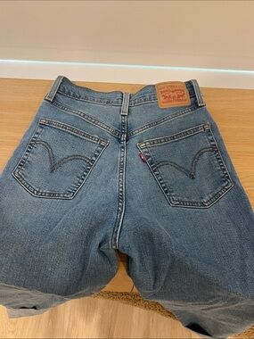 Levi's Ribcage Straight size 27